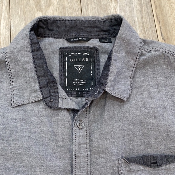 Guess Regular fit. Button up - Picture 2 of 8